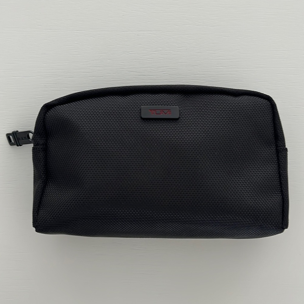 TUMI for Delta Amenity Kit